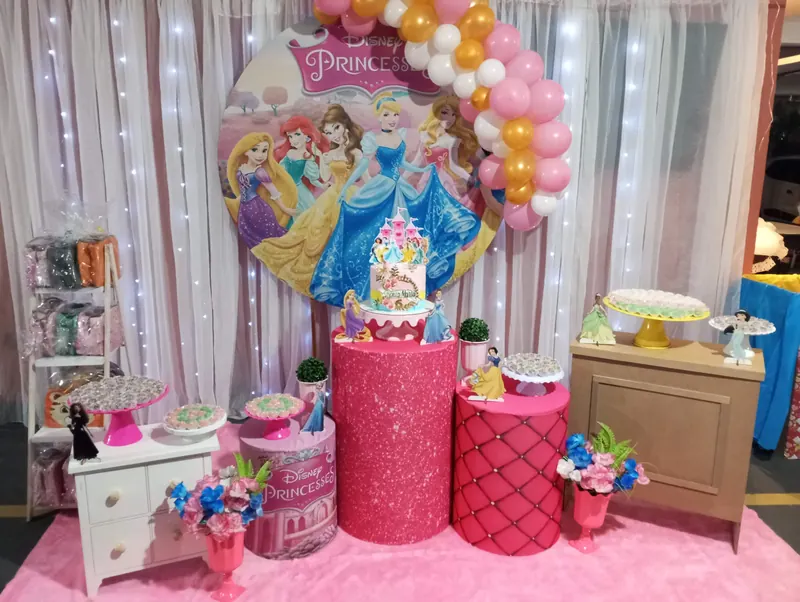 Decoração Disney Princesas Pegue e Monte em Curitiba