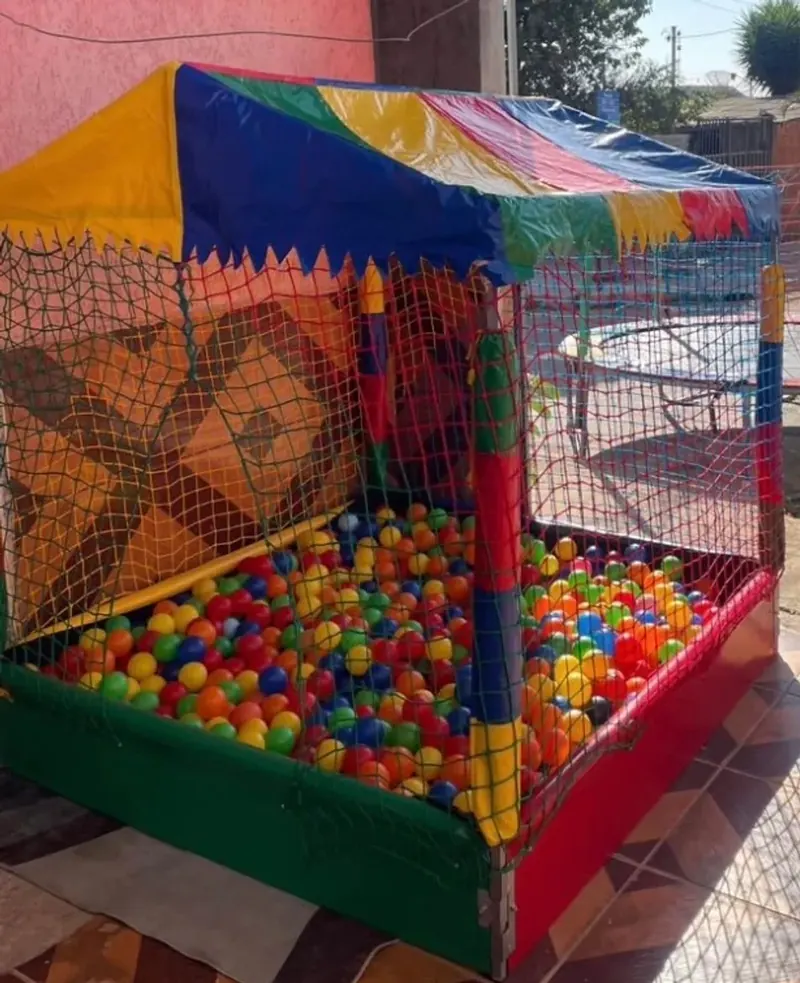Aluguel de Piscina de Bolinhas 2m x 2m em Curitiba